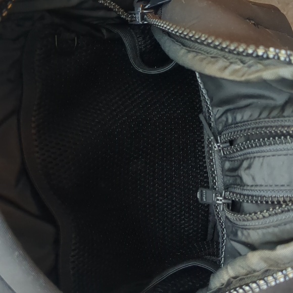 Like new Danger Dover Small Dakota backpack in black neoprene - Picture 9 of 12